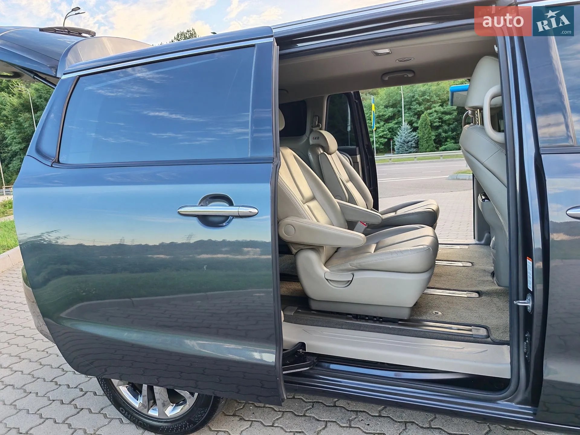 2016 Kia Carnival - мініатюра 37