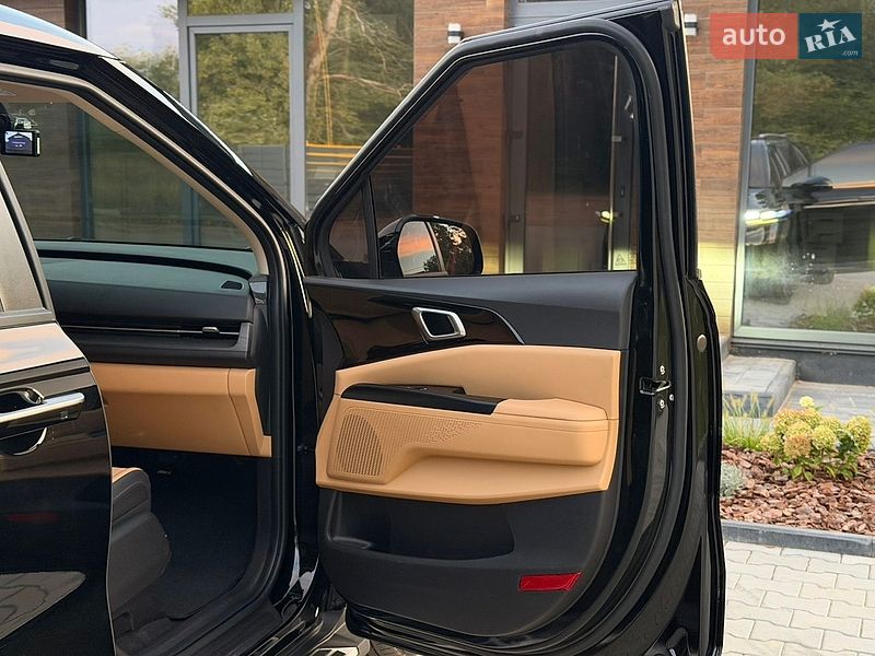 Мінівен Kia Carnival 2022 в Ірпені