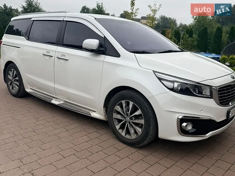 Kia Carnival