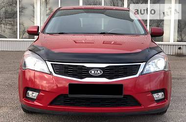 Хэтчбек Kia Ceed 2010 в Днепре