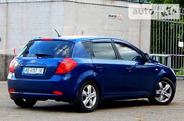 Хэтчбек Kia Ceed 2007 в Каменском