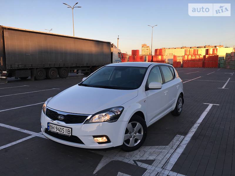 Хетчбек Kia Ceed 2010 в Одесі