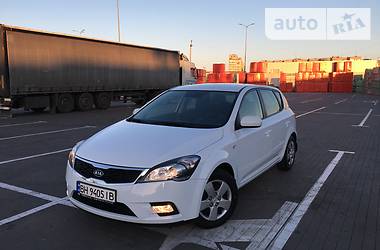 Хетчбек Kia Ceed 2010 в Одесі