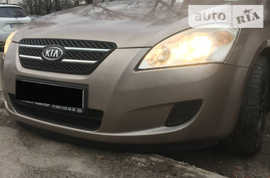 Хэтчбек Kia Ceed 2008 в Запорожье