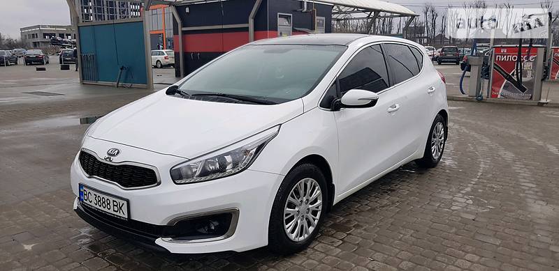 Хэтчбек Kia Ceed 2016 в Львове