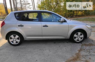 Хэтчбек Kia Ceed 2010 в Нетешине