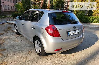 Хэтчбек Kia Ceed 2010 в Нетешине