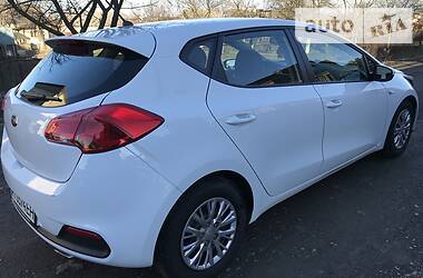 Хэтчбек Kia Ceed 2015 в Ивано-Франковске