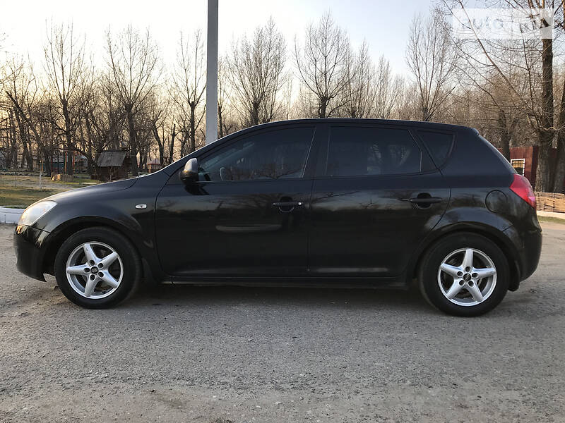 Хетчбек Kia Ceed 2007 в Дніпрі