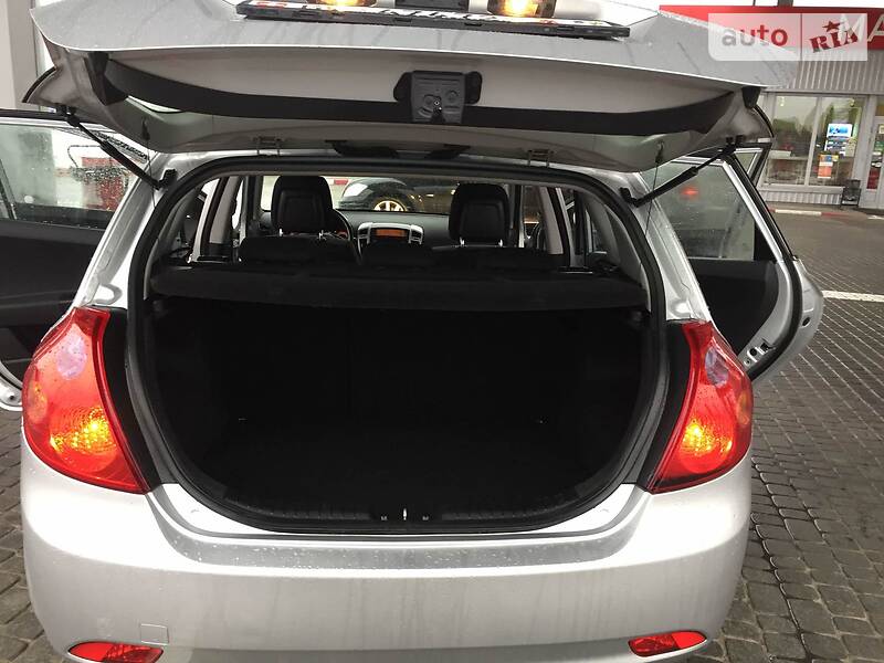 Хетчбек Kia Ceed 2009 в Стрию