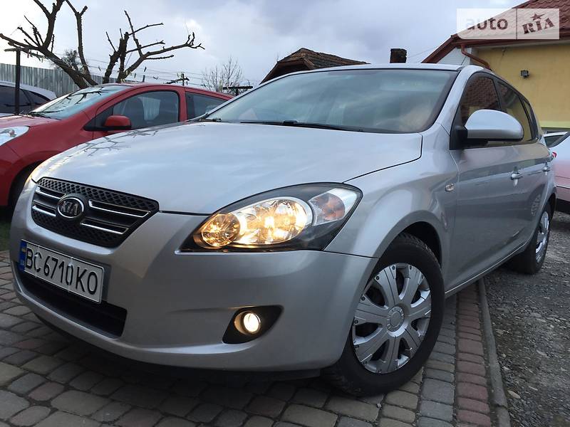 Хетчбек Kia Ceed 2009 в Стрию