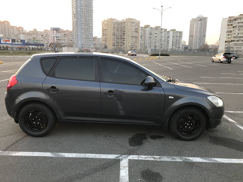 Хэтчбек Kia Ceed 2007 в Киеве