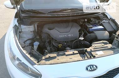 Хетчбек Kia Ceed 2013 в 