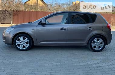 Хэтчбек Kia Ceed 2007 в 