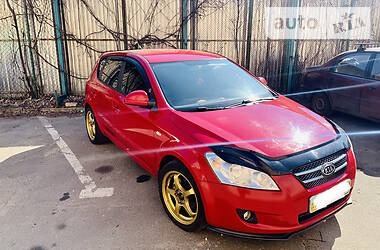 Хетчбек Kia Ceed 2008 в 