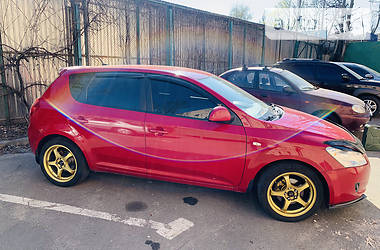 Хетчбек Kia Ceed 2008 в 