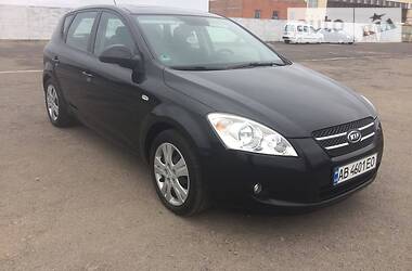 Хетчбек Kia Ceed 2007 в 