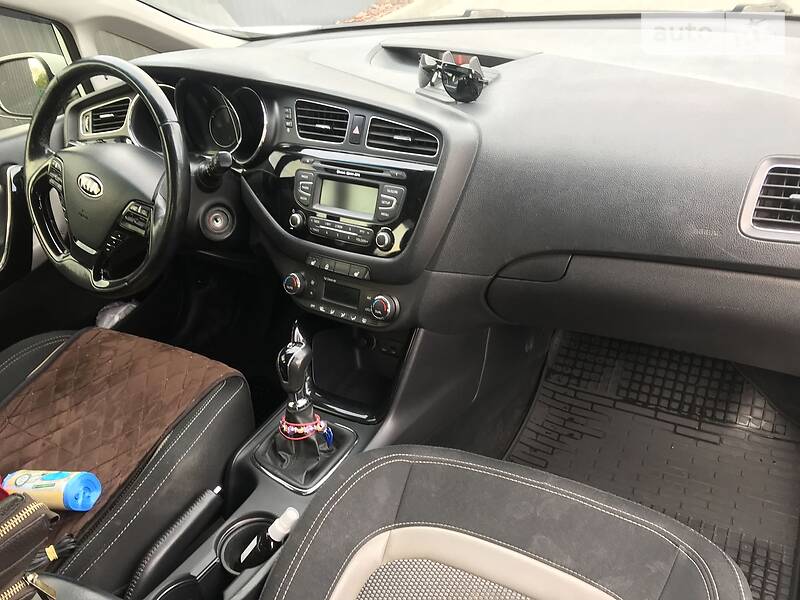 Хетчбек Kia Ceed 2013 в Дніпрі фото 22 Хетчбек Kia Ceed 2013 в Дніпрі