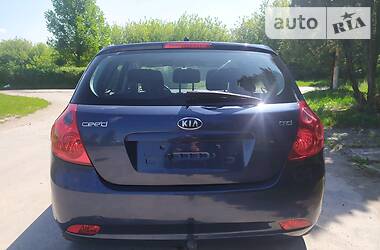 Хетчбек Kia Ceed 2008 в 