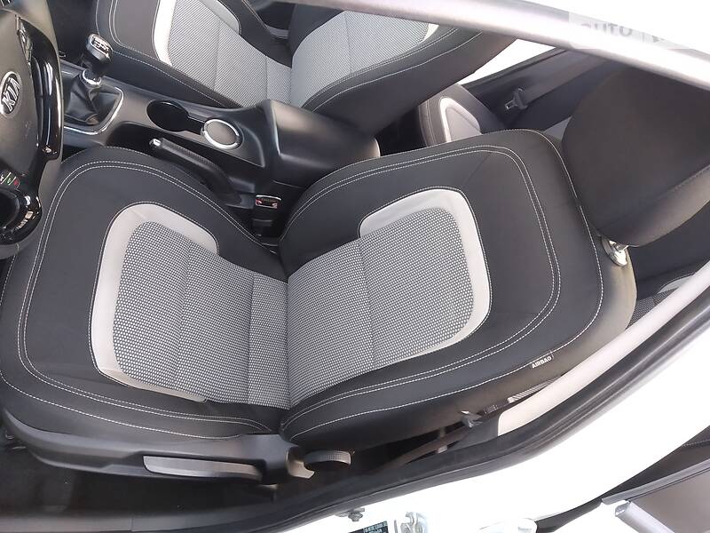 Універсал Kia Ceed 2013 в Луцьку