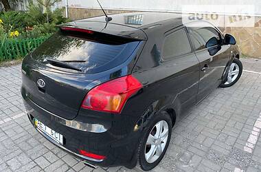 Купе Kia Ceed 2009 в 