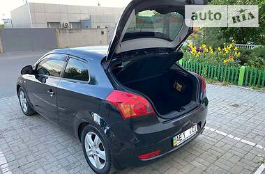 Купе Kia Ceed 2009 в 
