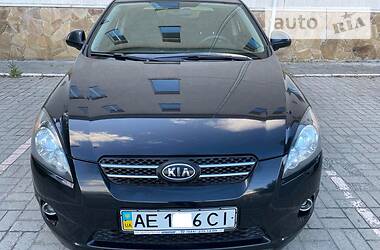 Купе Kia Ceed 2009 в 