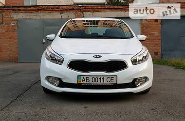 Хэтчбек Kia Ceed 2013 в 