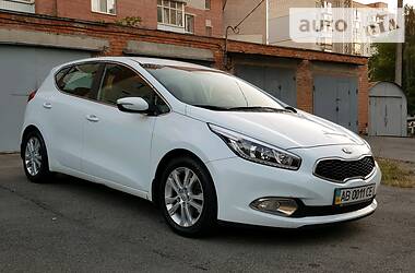 Хэтчбек Kia Ceed 2013 в 