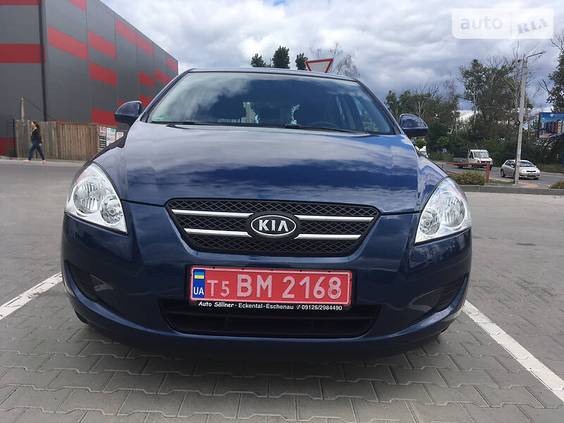 Хетчбек Kia Ceed 2009 в Києві фото 5 Хетчбек Kia Ceed 2009 в Києві