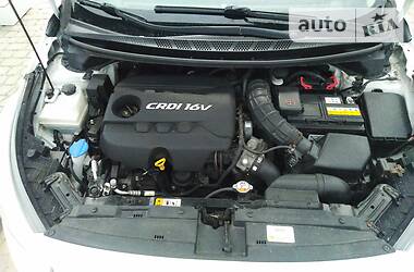 Хэтчбек Kia Ceed 2015 в 