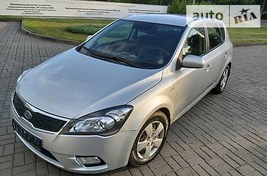 Седан Kia Ceed 2010 в Луцке