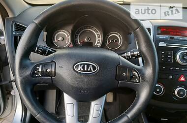 Седан Kia Ceed 2010 в Луцке