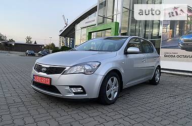 Хэтчбек Kia Ceed 2010 в Луцке