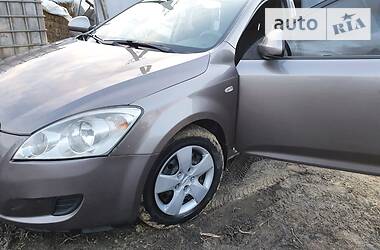 Хэтчбек Kia Ceed 2007 в Киеве