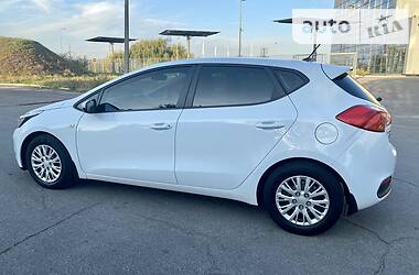 Хэтчбек Kia Ceed 2015 в Днепре