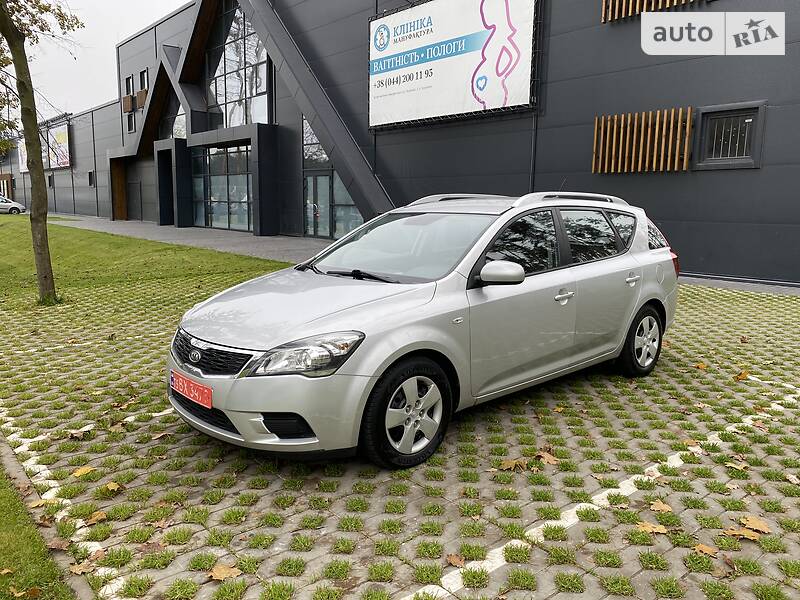Універсал Kia Ceed 2010 в Бучі