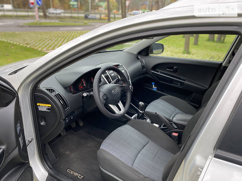 Універсал Kia Ceed 2010 в Бучі