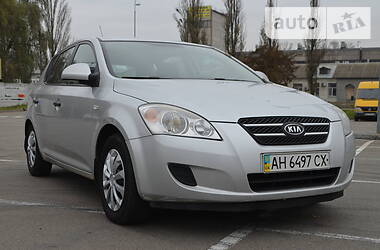 Хэтчбек Kia Ceed 2008 в Киеве