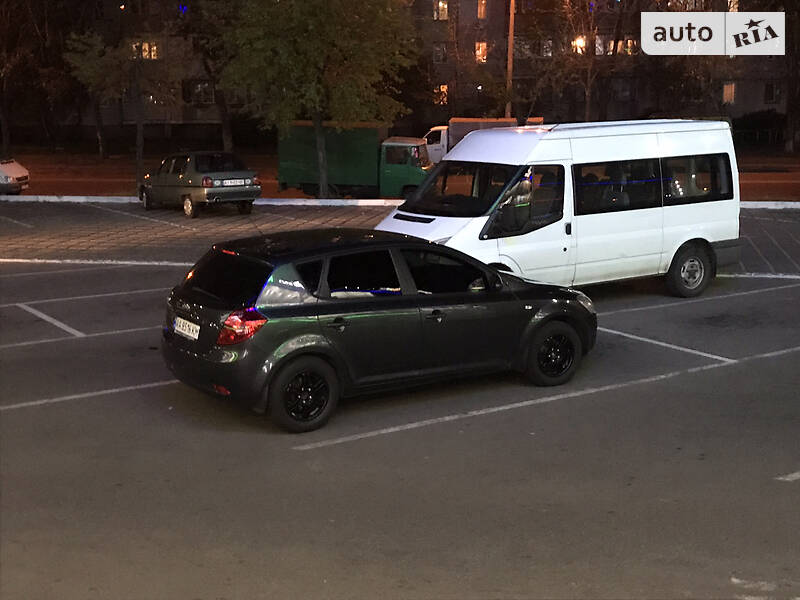 Хэтчбек Kia Ceed 2007 в Киеве