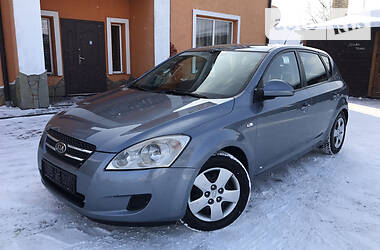 Хэтчбек Kia Ceed 2007 в Самборе