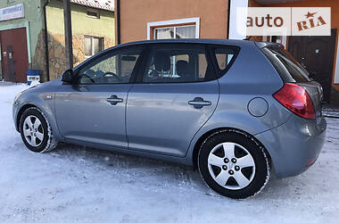 Хэтчбек Kia Ceed 2007 в Самборе