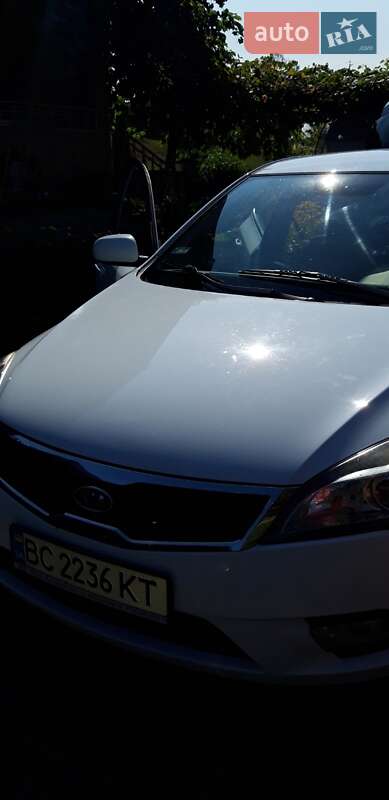 Хэтчбек Kia Ceed 2011 в Стрые