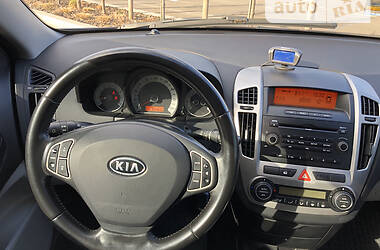 Купе Kia Ceed 2009 в Киеве