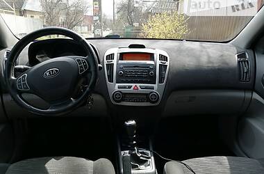 Хэтчбек Kia Ceed 2008 в Запорожье