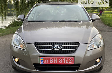 Хэтчбек Kia Ceed 2008 в Ровно