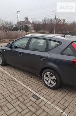 Универсал Kia Ceed 2009 в Мариуполе