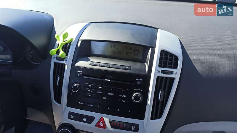 Универсал Kia Ceed 2008 в Стебнику
