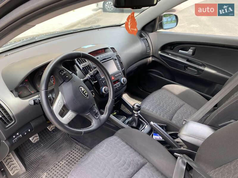 Седан Kia Ceed 2010 в Вінниці