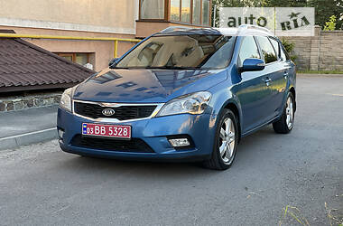 Универсал Kia Ceed 2010 в Ровно